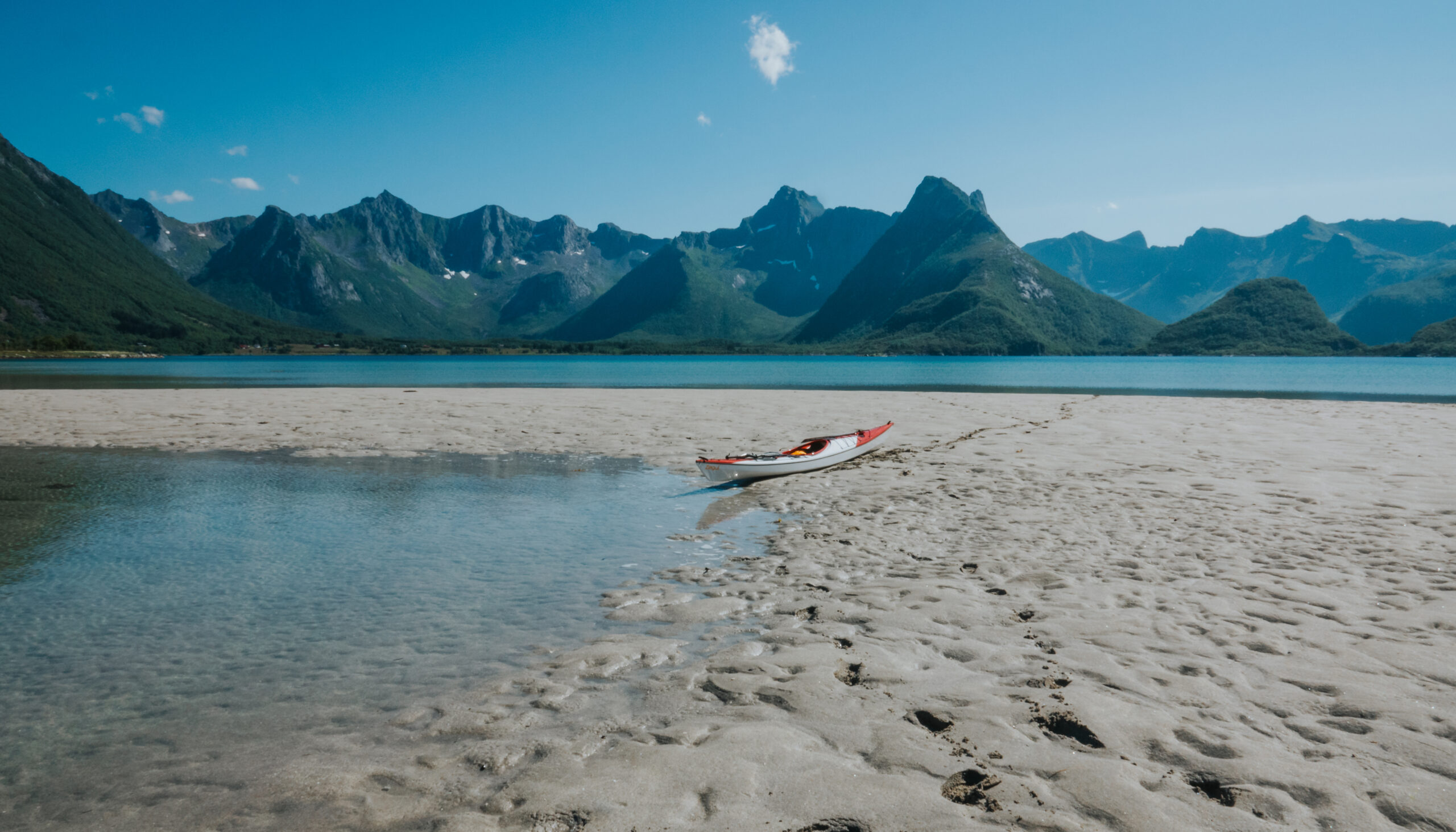 Private kayak tours in Lofoten Norway, paddling with a purpose, save the planet, microplastic